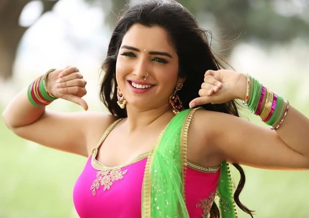 Amrapali Dubey in bhojpuri song