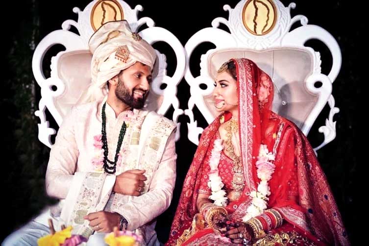 nusrat-jahan-with-her-husband