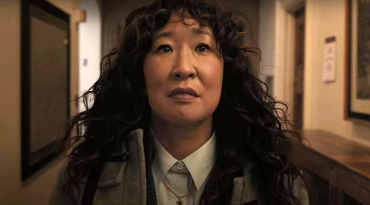 Sandra-Oh-in-The-Chair