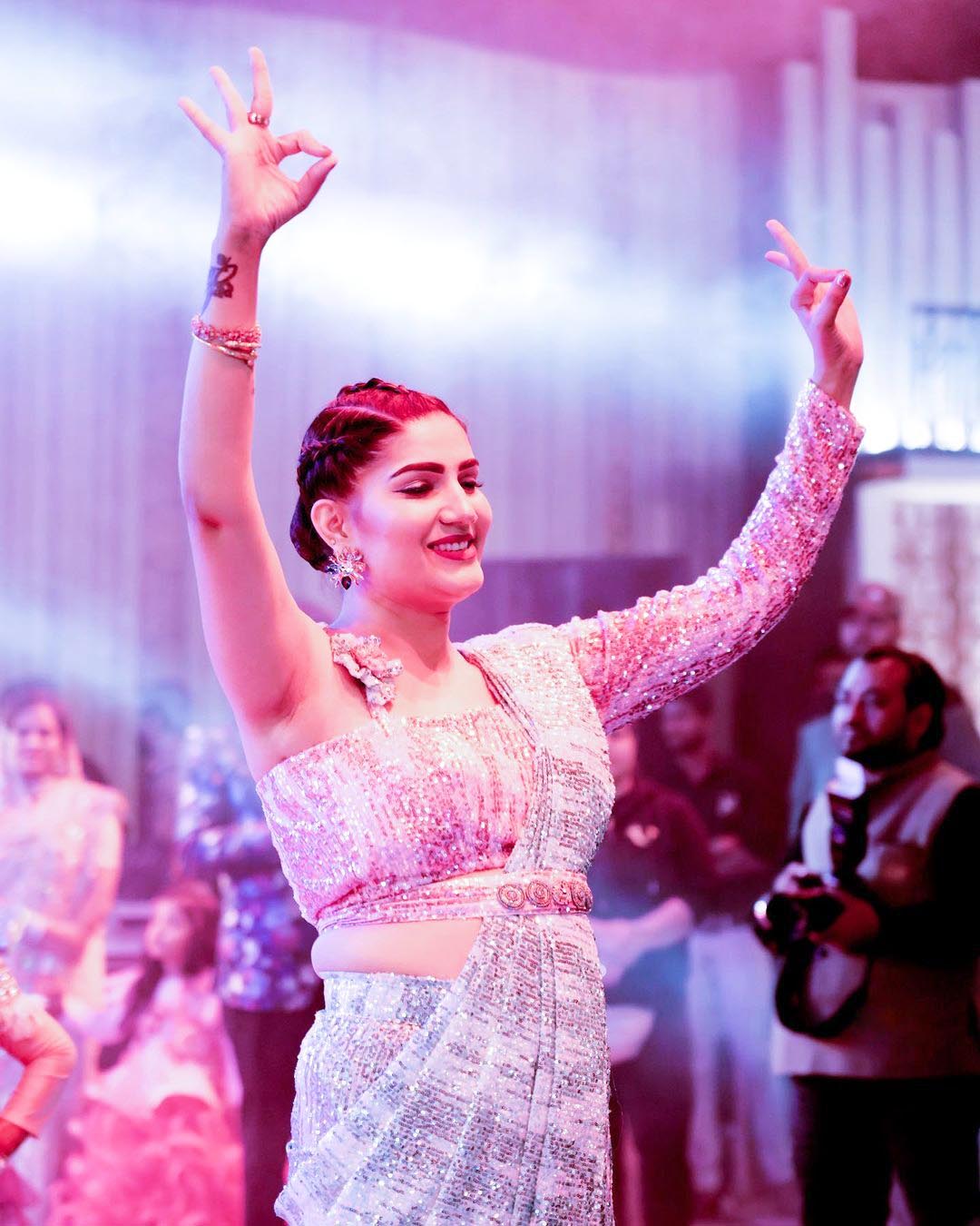 Sapna Chaudhary-mika singh-1