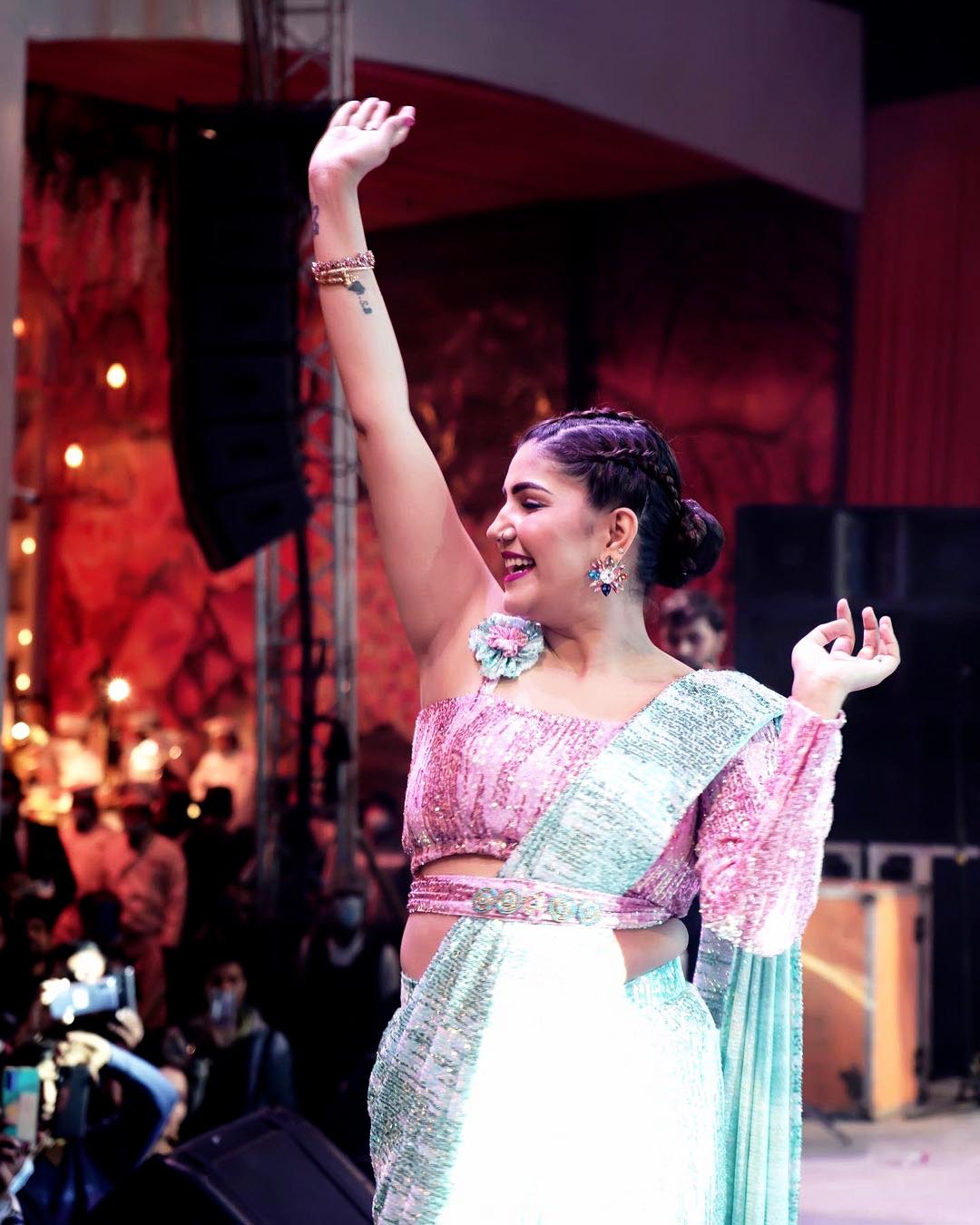 Sapna Chaudhary-mika singh-1