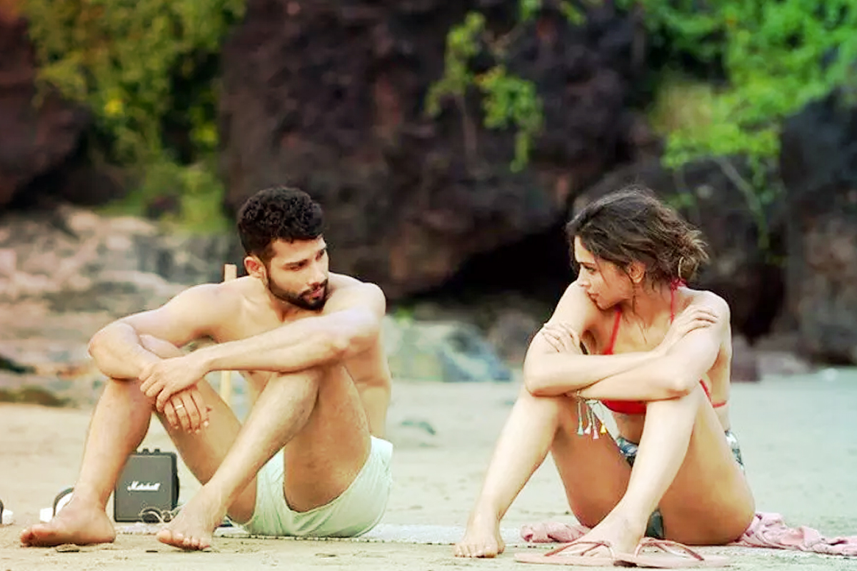 Siddhant Chaturvedi-Deepika Padukone-Gehraiyaan