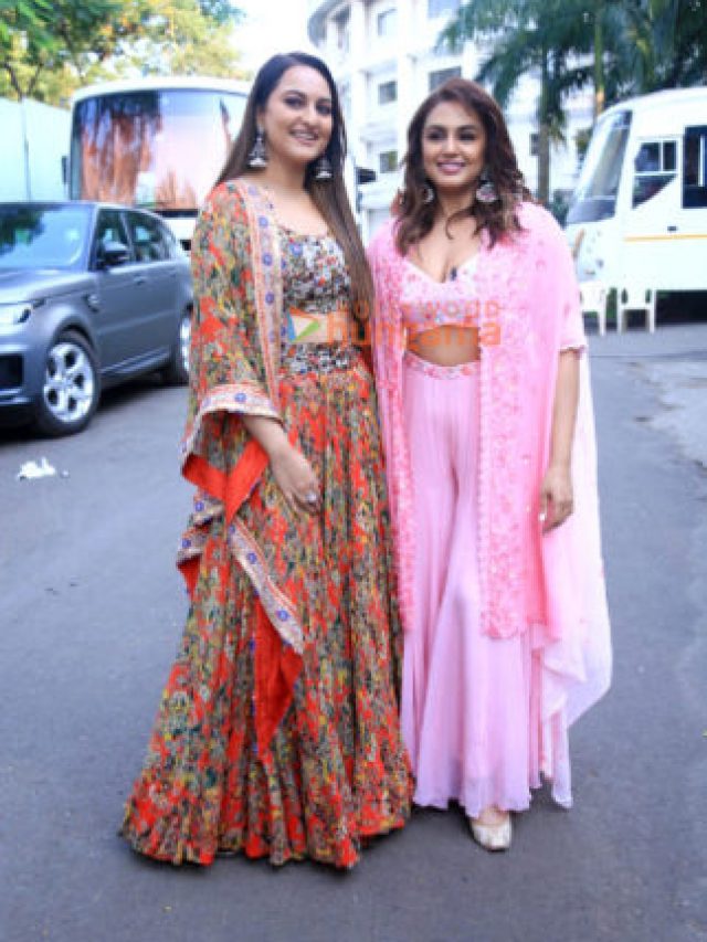 Photos-Sonakshi-Sinha-and-Huma-Qureshi-snapped-promoting-Double-XL-on-Indian-Idol-1-322x483