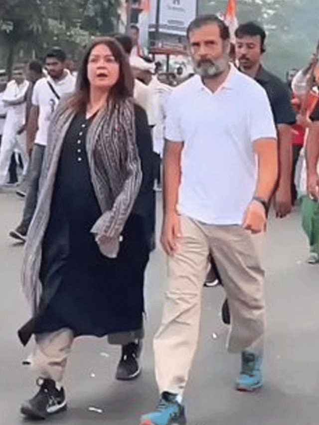 rahul-gandhi-with-pooja-bhatt-in-bharat-jodo-yatra-95247139