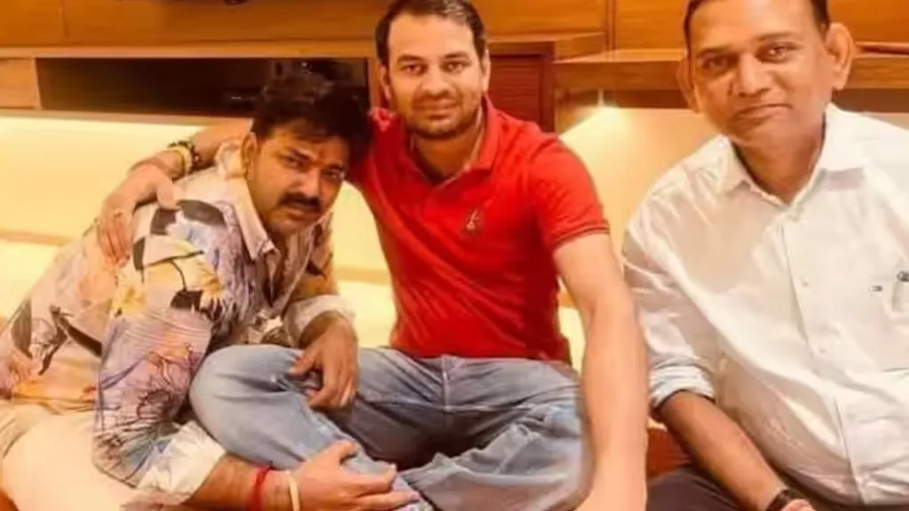 pawan singh with tej pratap singh